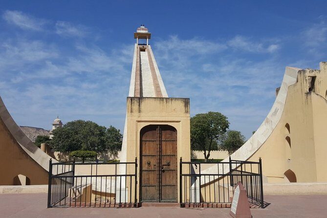 2-Day Private Jaipur City Sightseeing Tour with Three Forts - What the private guide and driver change (in a good way)
