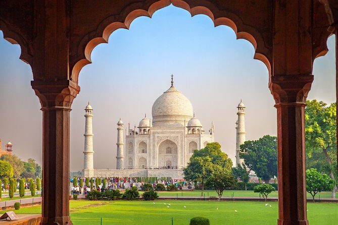 3-Days Private Golden Triangle Tour: Delhi, Agra & Jaipur by Car - Jaipur: Hawa Mahal views, City Palace context, and a quiet water break
