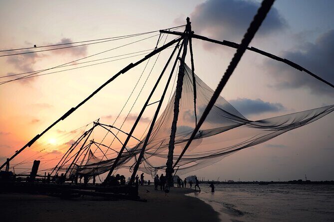 5 Days Luxury Kerala Tour with Houseboat Experience - Price and logistics: why $352 can be a good deal (and where it may surprise you)