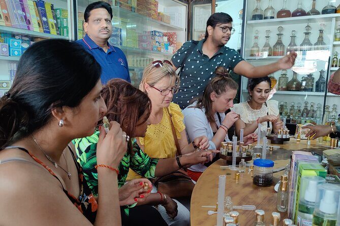 5 Senses Tour - Old + New Delhi, Workshops, Lunch all inclusive - Mughal Monuments and Market Food in One Clean Route