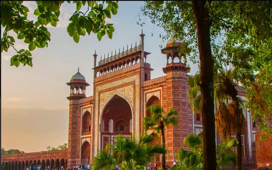 Agra: Premier Tour of Taj Mahal & Agra Fort All Inclusive - Lunch in Agra: what’s included and how not to get surprised
