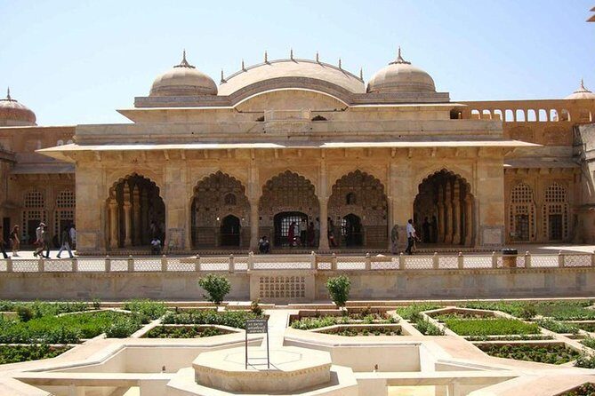 Agra: Skip the Line Taj Mahal and Agra Fort Private Tour - The 5 to 6 hour schedule: efficient, not exhausting