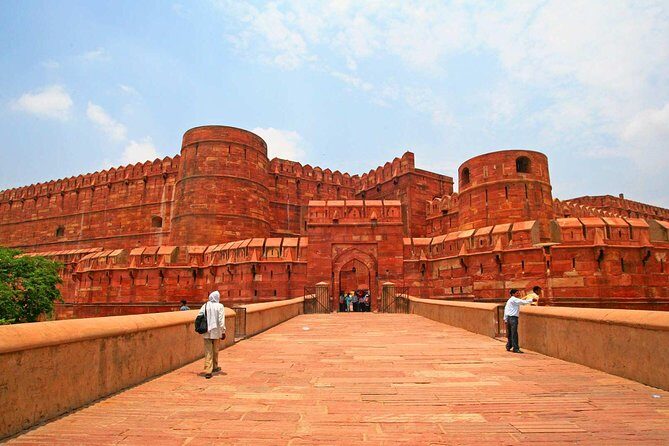All Inclusive Day Trip to Taj Mahal, Agra Fort from Delhi by Car - Taj Mahal with guide entry: more seeing, less queueing