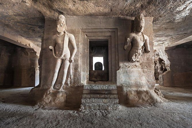 All inclusive Elephanta Caves Guided Tour - Where the tour starts: PizzaExpress to the Gateway of India ferry