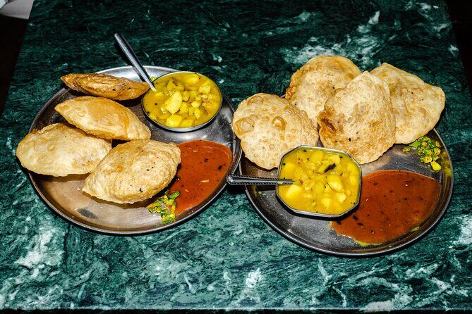 Bengali Nights Kolkata Food Tour with 13+ Tastings - What 13+ tastings really means for your stomach