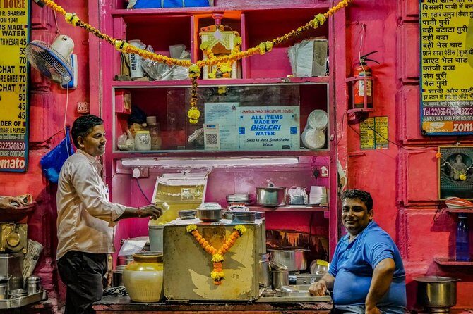 Bombay Express Mumbai Food Tour with 15+ Tastings - Stop 1 to Marine Lines: bread, kheema, and neighborhood stories