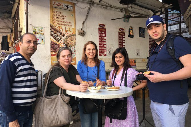 Breakfast Walk in Old Delhi - Gurudwara Sis Ganj Sahib and langar: food as community