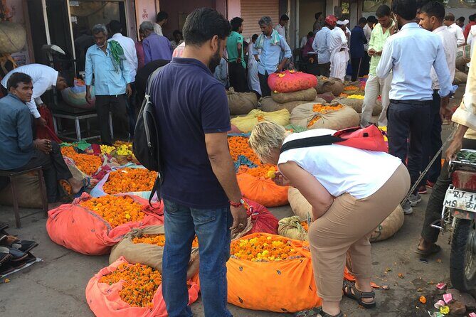 Cultural Walk and Food Tasting In Jaipur - Meeting points and timing: start in Pink City, finish near Choti Choupar