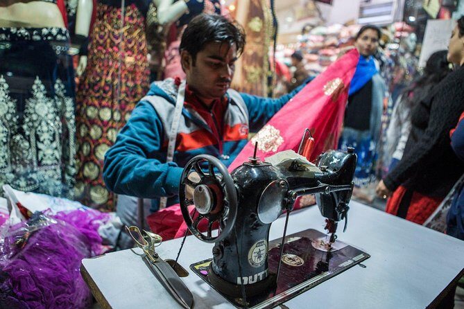Delhi Food Walk: Rickshaw Ride, Street Eats & Market Tour - Stop by Stop: What You’ll Actually Eat and Why It Matters