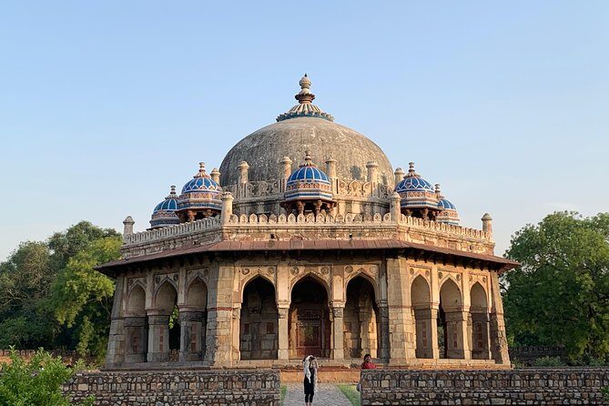 Delhi: Guided Evening Tour of Delhi City - Safdarjung’s Tomb: Mughal-style symmetry under lights