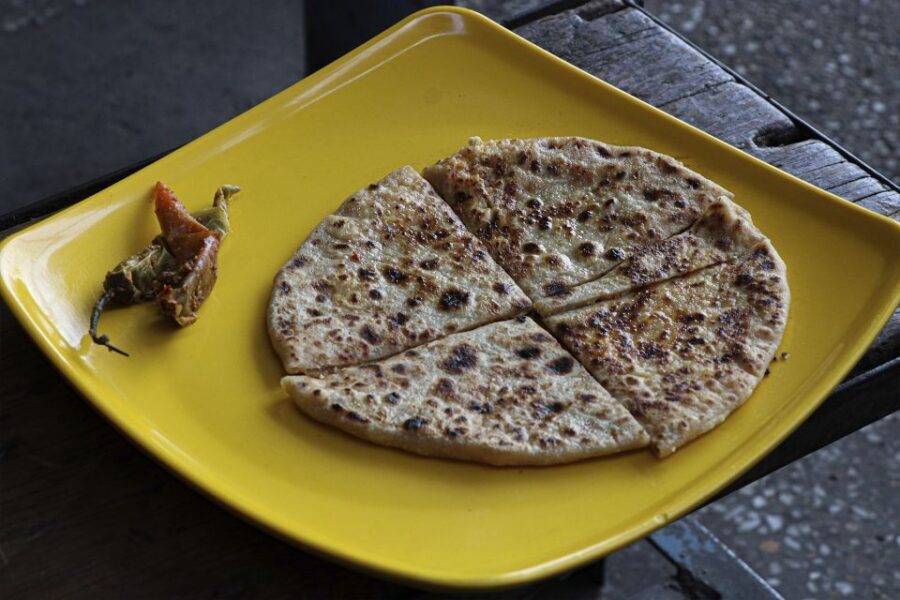 Delhi: Old Delhi Street Food Tour with Rickshaw Ride - What You’ll Actually Eat: From Chole Bature to Jalebi
