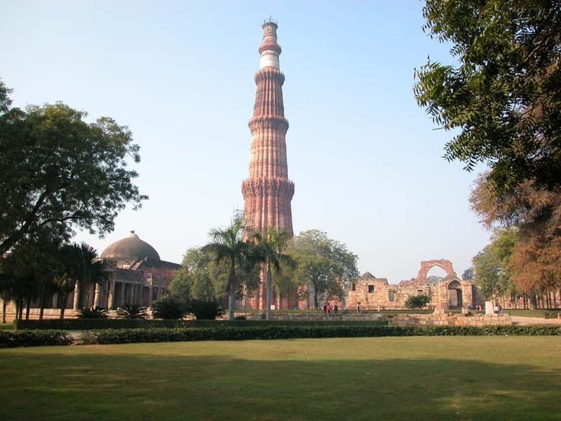 Delhi: Private Full-Day City Tour of Old and New Delhi - New Delhi’s Landmark Sweep: Qutb Minar, India Gate, and Parliament Pass-By