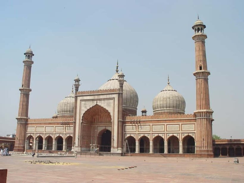 Delhi: Private Full-Day City Tour of Old and New Delhi - Pickup, comfort, and the extras that quietly improve the day