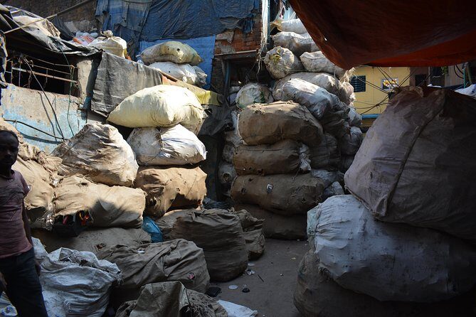 Dharavi slum tour in Mumbai by Female tour guides of the slum - What to bring, how to dress, and what to expect from walking