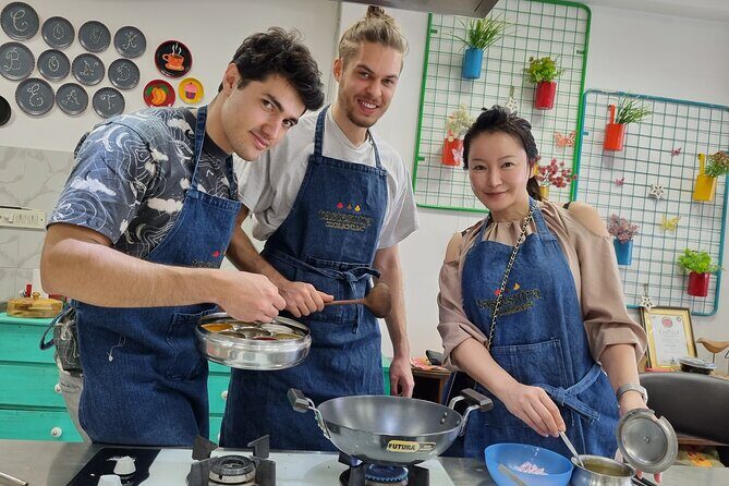 Five Course Cooking Class & Meal - Menu Variety: Chicken, Paneer, Lentils, and the Choices You Should Make