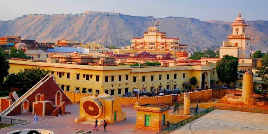 From Delhi: Jaipur Day Trip by Fast Train or Private Car - Jantar Mantar and the Panna Meena Ka Kund Stepwell: Science Meets Steps