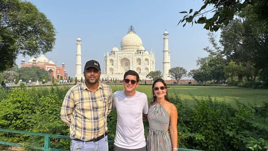 From Delhi: Private Taj Mahal, Baby Taj & Agra Fort Day Trip - Agra Fort Walk: Akbar’s Fortress Through Real Details