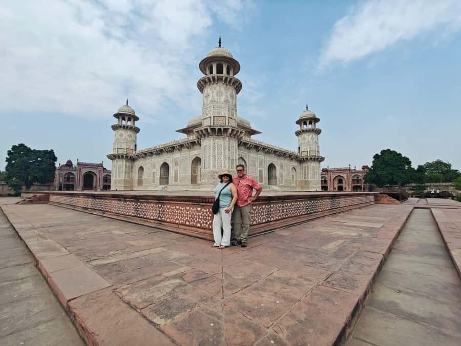 From Delhi: Private Taj Mahal Day Tour with Fast-Track Entry - 5-Star Breakfast or Lunch: Good Food Without the Fuss