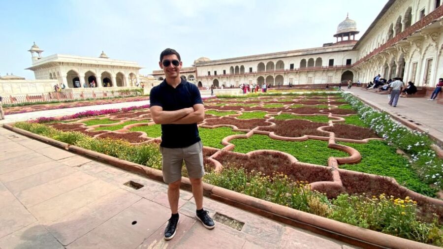 From Delhi: Taj Mahal and Agra Day Tour by Super-fast Train - From pickup to Agra Cantt: what the handoff looks like
