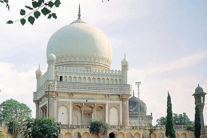 Full-Day Experiential Hyderabad Tour - Waterfront stops: Lumbini Park and Hussain Sagar with the big Buddha statue