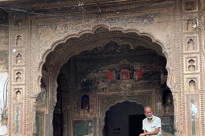 Full-day Jaipur Private Sightseeing Tour by Car with Guide - City Palace: Mughal and Rajasthani style in real scale