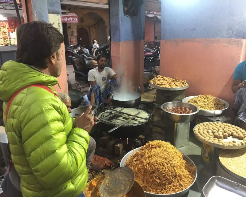 Heritage Walk & Street Food Tasting in Jaipur - Chaura Rasta: tea, first street snacks, and market rhythm