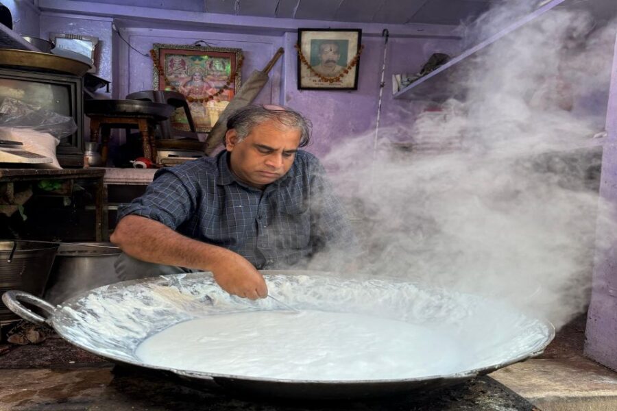 Heritage Walk & Street Food Tasting in Jaipur - Choti Chaupar: street food finale plus artisan details