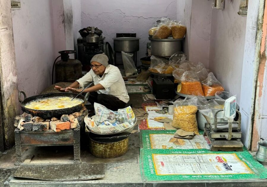 Heritage Walk & Street Food Tasting in Jaipur - The street food lineup you’ll actually want to try