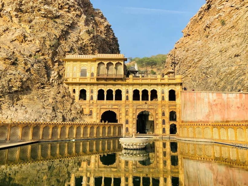 Jaipur: Full-Day City Tour with Car, Guide & Skip-the-Line - Shopping Time Without Losing Your Focus