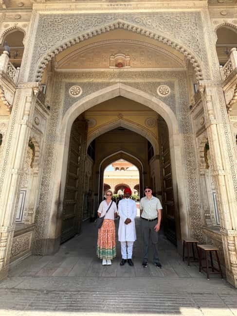 Jaipur: Full-Day City Tour with Car, Guide & Skip-the-Line - Gaitor Ki Chhatriyan: A Stop for Calm and Ceremony