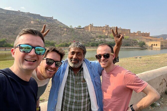 Jaipur Full-Day Private Tour By Car, Guide & Skip-the-Line Entry - Stop 1: Hawa Mahal (Palace of Wind) in a 30-Minute Hit