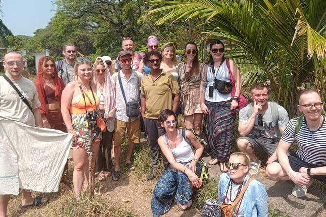 Kochi Tuk-Tuk Sightseeing Tour with Cruise Ship Pickup - Museum Time and Two Churches: Indo-Portuguese Museum and Santa Cruz Basilica