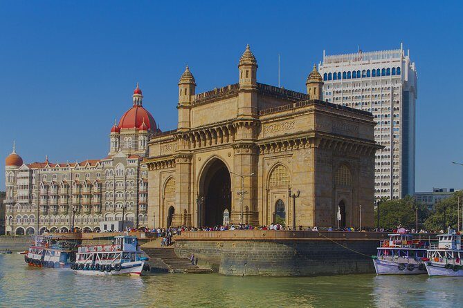 Mumbai City of Dreams Tour in Private Vehicle - Gateway of India to Colaba Causeway: the dramatic first impressions
