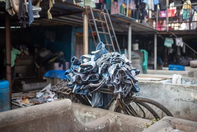 Mumbai: Dharavi Slum and Dhobi Ghat Laundry Tour - Plastic recycling in Dharavi: learning the process without the sensational tone