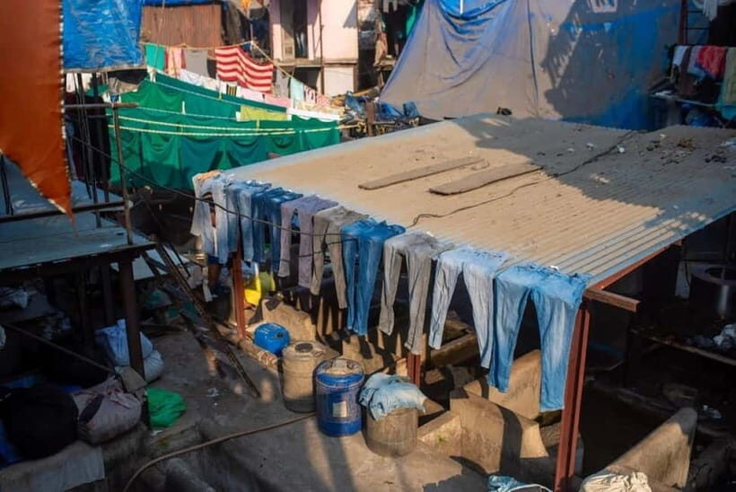 Mumbai: Dharavi Slum and Dhobi Ghat Laundry Tour - Getting started at Third Wave Coffee and what that means for your day