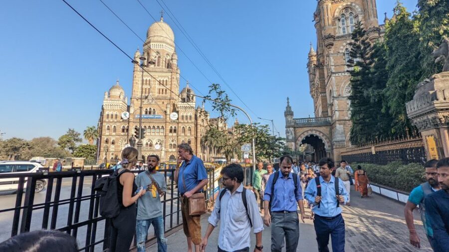 Mumbai: Dharavi Slum, DhobiGhat, and Dabbawallas Tour - Practical Tips: Photos, Sun Hat, and Visitor Mindset