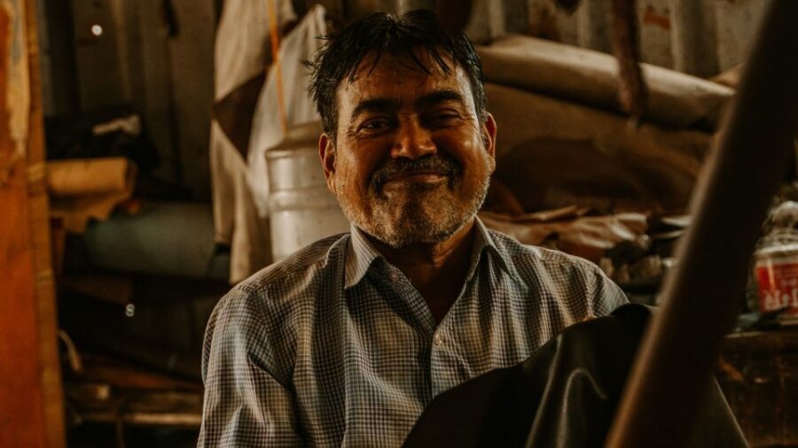 Mumbai: Dharavi Slum Walking Tour by First Female Tour Guide - Inside Dharavi: how the recycling economy shapes daily life