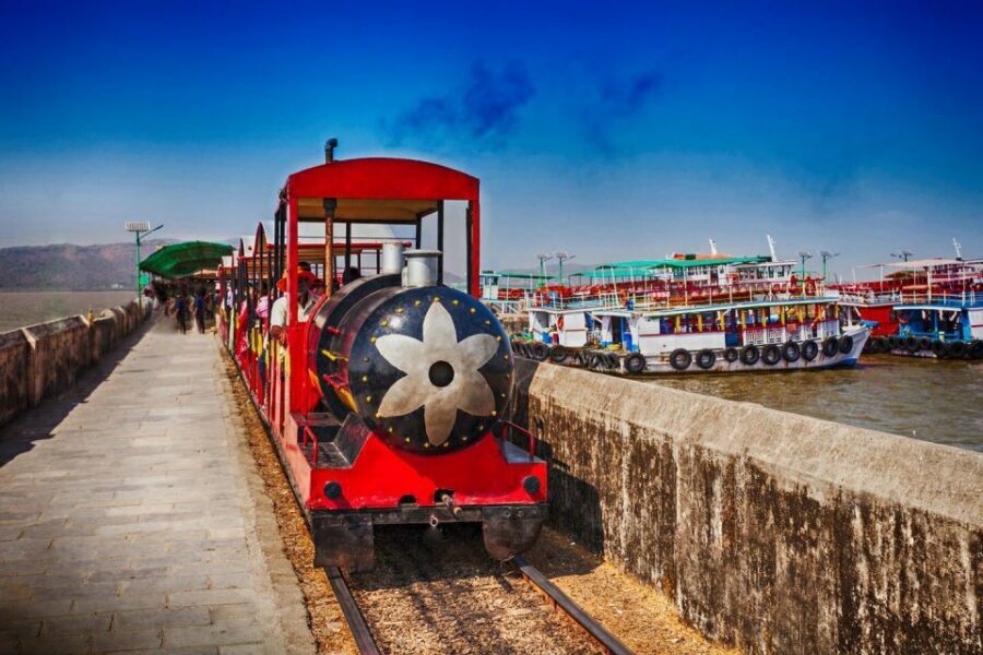 Mumbai: Elephanta Caves Half-Day Guided Tour with Expert - Who should book this tour, and who should reconsider