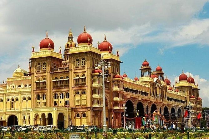 (Mysuru) Mysore Day Out - A Royal Experience Private Tour from Bangalore - St. Philomena’s Church and the Sand Sculpture Museum: two quick stops with different vibes