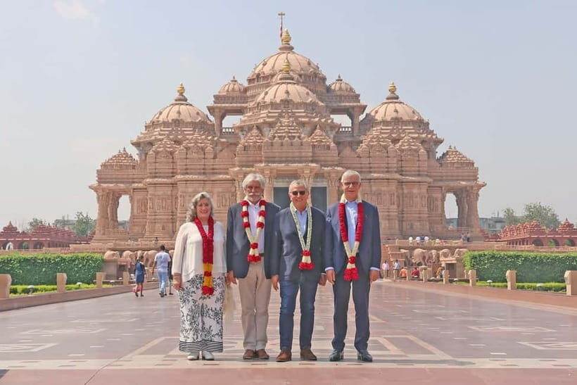 New Delhi: Akshardham Temple Light Show with Custom Add-Ons - Door-to-Door Pickup: Delhi Traffic, Managed
