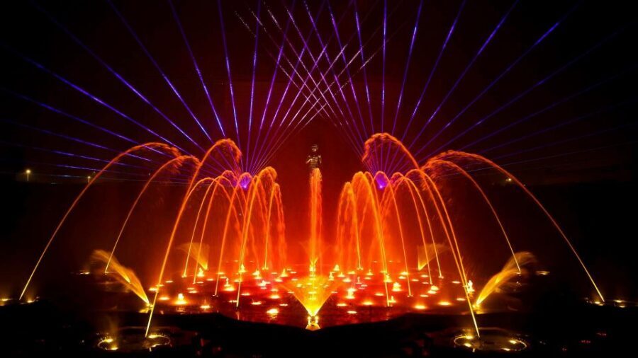 New Delhi: Akshardham Temple Tour with Water and Light Show - Should You Book This Akshardham Water-and-Light Tour?