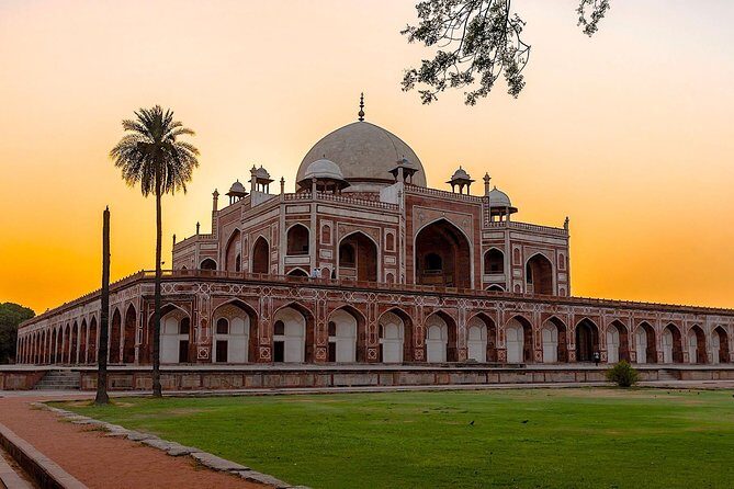 New Delhi and Old Delhi Private Tour 4-8 Hours - Customizable - Pickup timing: start early if you want Old Delhi to behave
