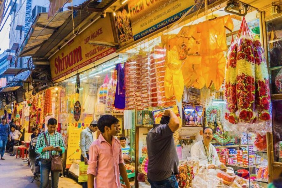 Old Delhi: 3-Hour Tuk-Tuk/Rickshaw Tour - Jain Mandir bird hospital: a quieter ending with a purpose