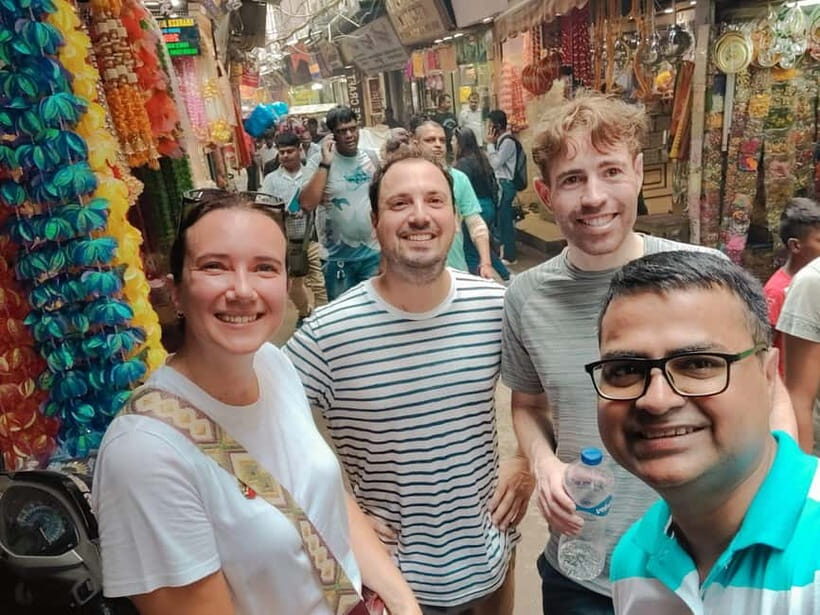 Old Delhi: Spices, Heritage and Bazaars Walking Tour - Meena Bazaar and Chandni Chowk: from Mughal trade to today’s everyday vendors
