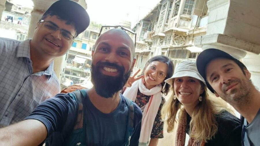 Old Delhi: Spices, Heritage and Bazaars Walking Tour - Goldsmith artisans: Mughal-era craft life, not just souvenirs
