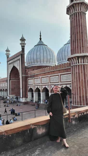 Old Delhi: Spices, Heritage and Bazaars Walking Tour - Pace, photos, and how the small group actually helps