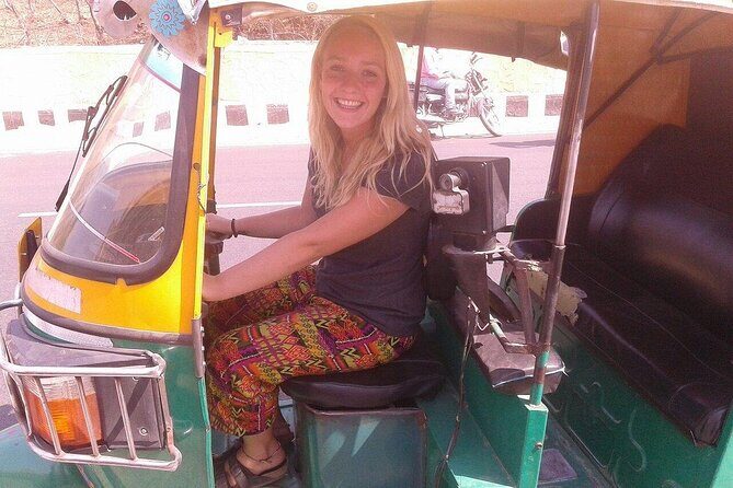 Private Full Day Jaipur Sightseeing Tour By Tuk Tuk - One thing to watch: commissions can sneak into the day