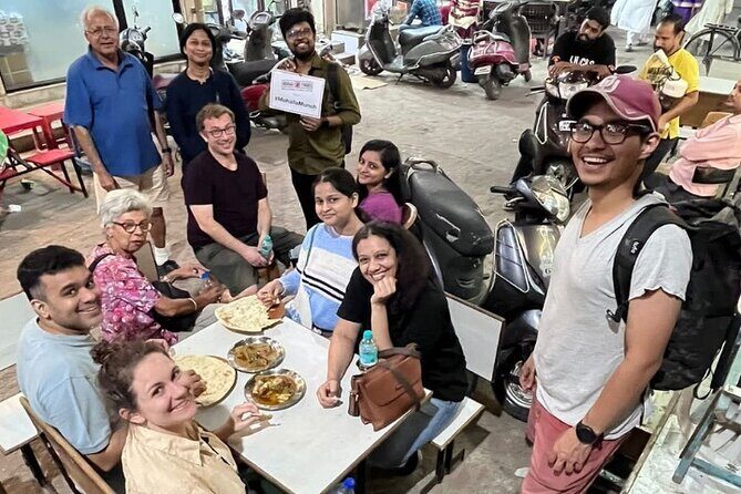 Private Guided Non-Veg Street Food Walking Tour in Muslim Quarter - Why This Bohri Mohalla Food Walk Feels Different