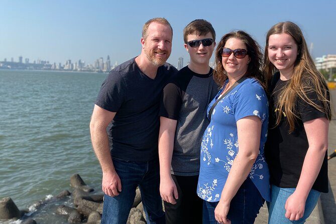 Private Half-Day Bombay Sightseeing Tour with Guide and Transportation - The South Mumbai viewpoint loop: University area, Oval Maidan, Marine Drive, and gardens