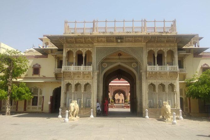 Private Jaipur Full One Day Tour In Pink City With Guide - The day start: 9 AM pickup and comfortable, low-friction getting around